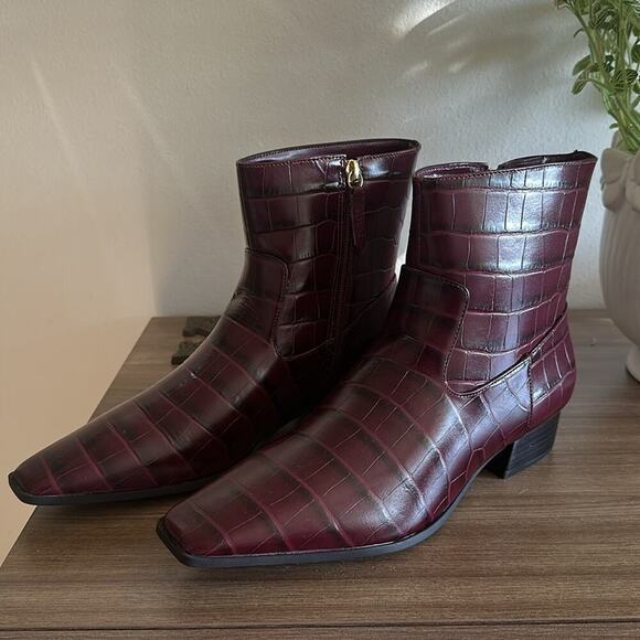 SCHUTZ Helena Crocodile Burgundy boots 8.5 - Picture 1 of 9